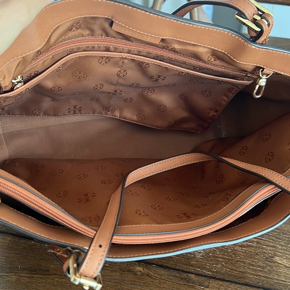 Tory Burch Large York Tote | Good Condition - Picture 3 of 4